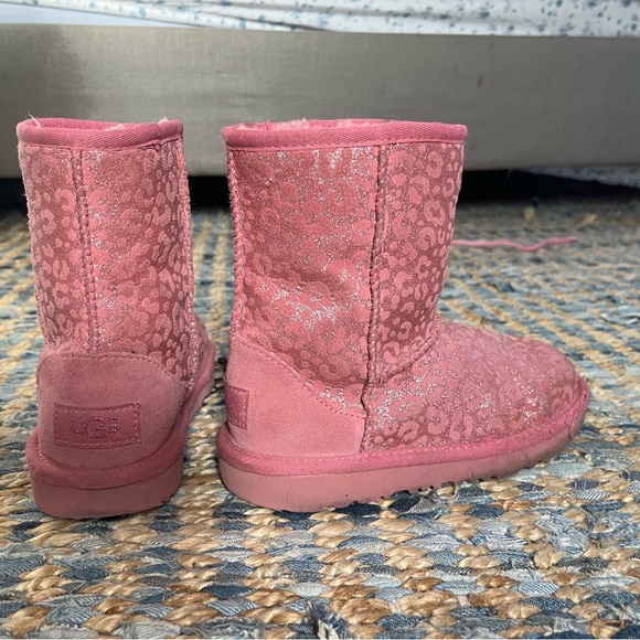 Lightly loved UGG sheepskin boots. Daughter outgrew - Picture 4 of 4